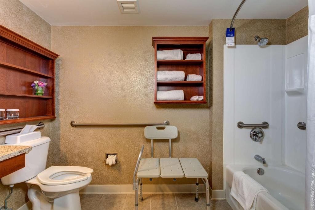 Double Room with Two Double Beds room - Image 3