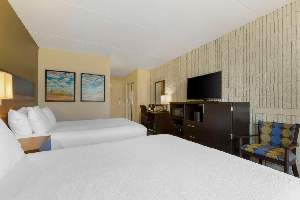 Queen Room with Two Queen Beds room - Image 1