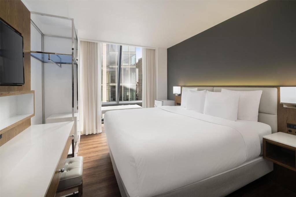 King Room - Non-Smoking room - Image 1