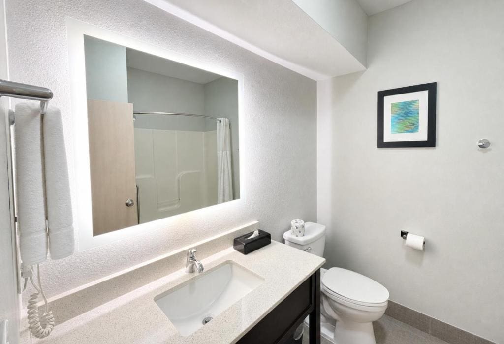 King Room with Whirlpool room - Image 3