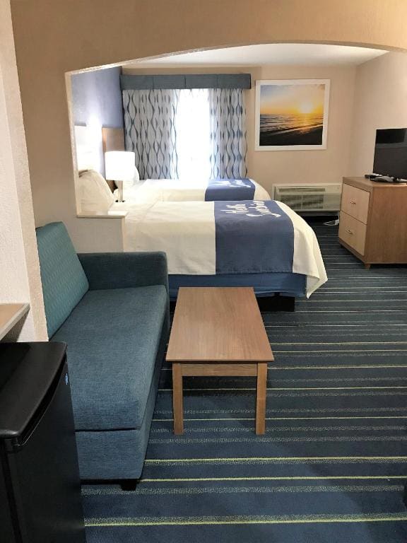 Double Room with Two Double Beds - Non-Smoking room - Image 2