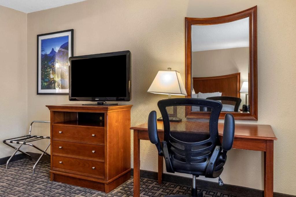 King Room - Non-Smoking room - Image 1