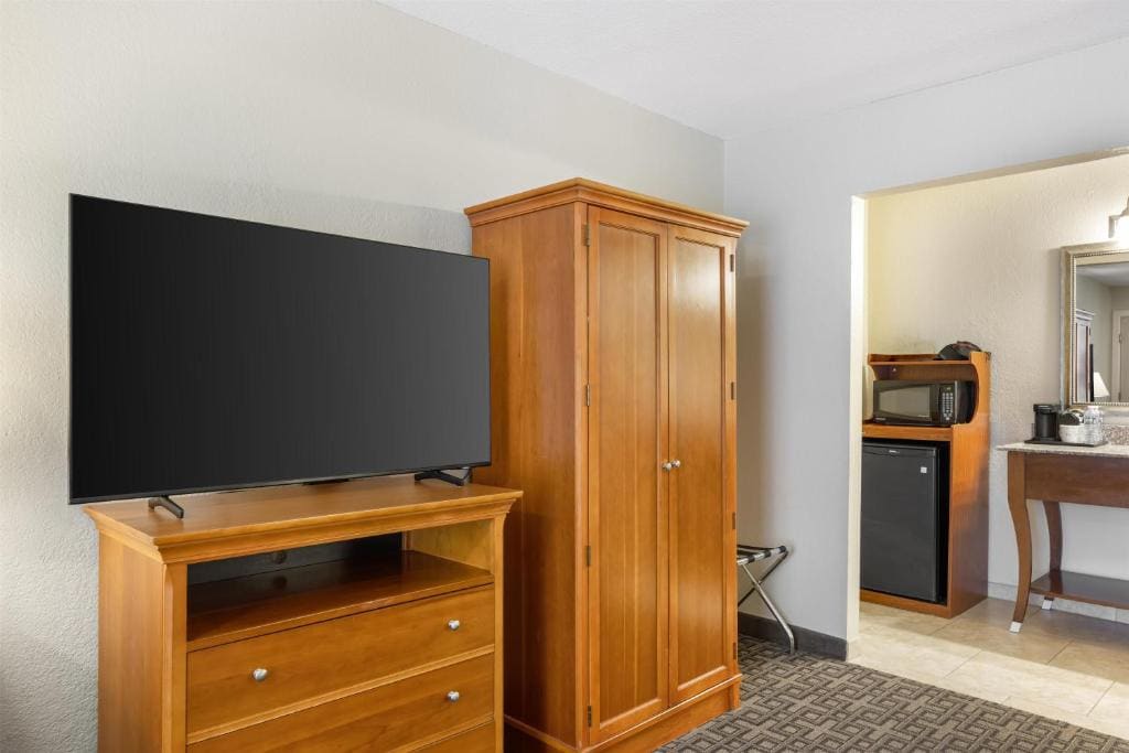 Standard King Room - Smoking room - Image 2