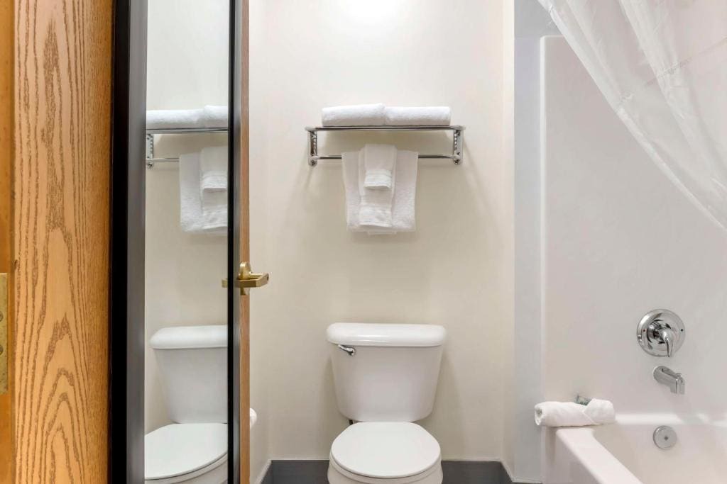 King Room - Non-Smoking room - Image 2