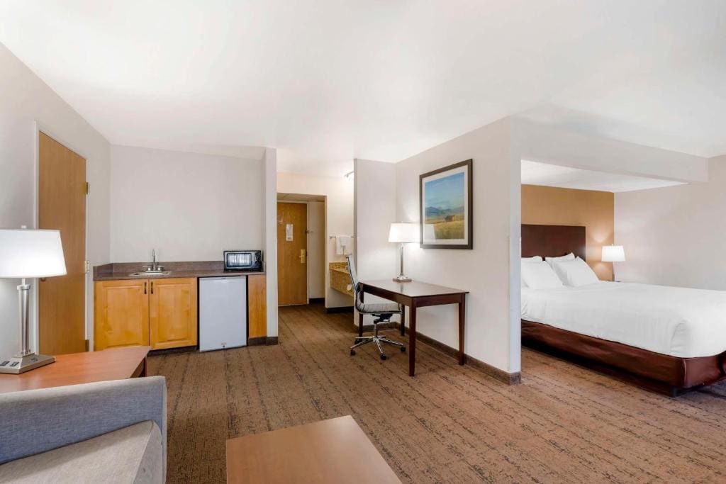 Deluxe King Room - Non-Smoking room - Image 1