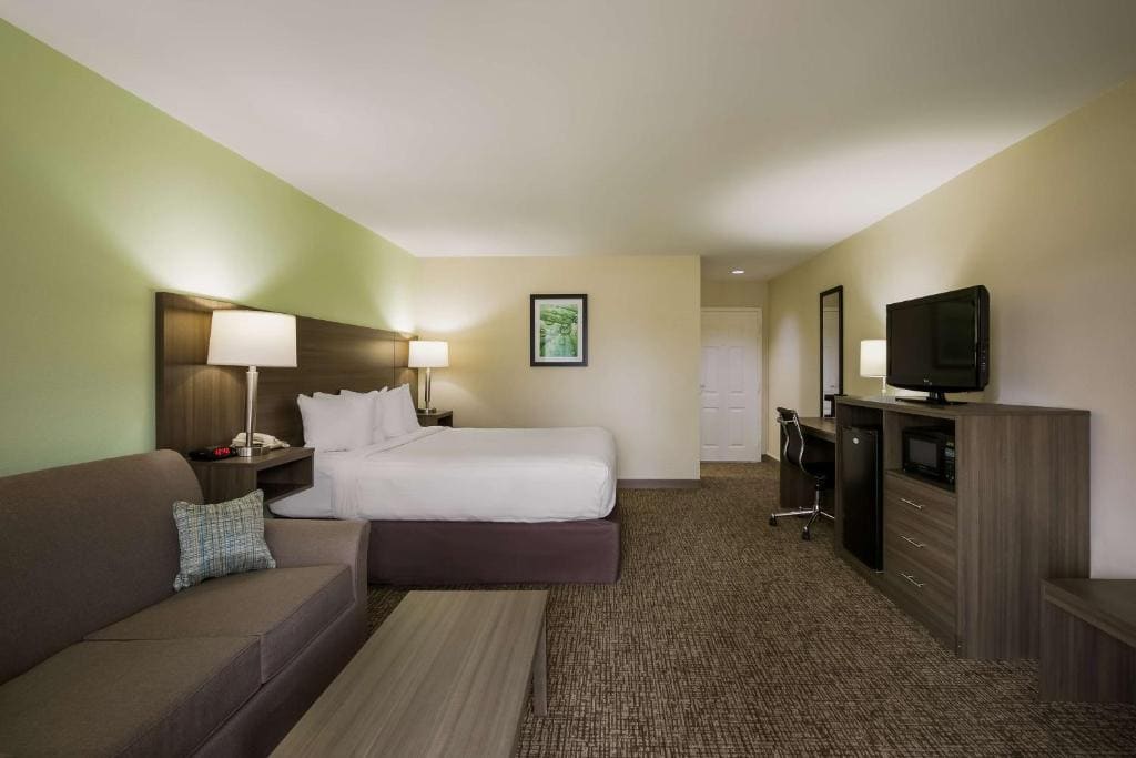 King Room - Non-Smoking room - Image 2