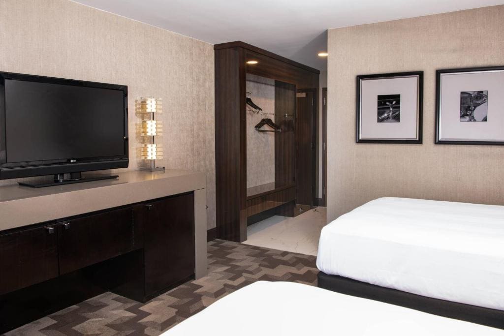 Double Room with Two Double Beds room - Image 1