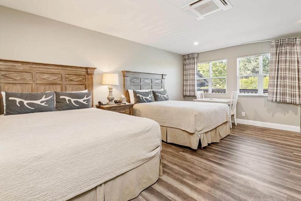 Queen Motel Room with Two Queen Beds room - Image 2