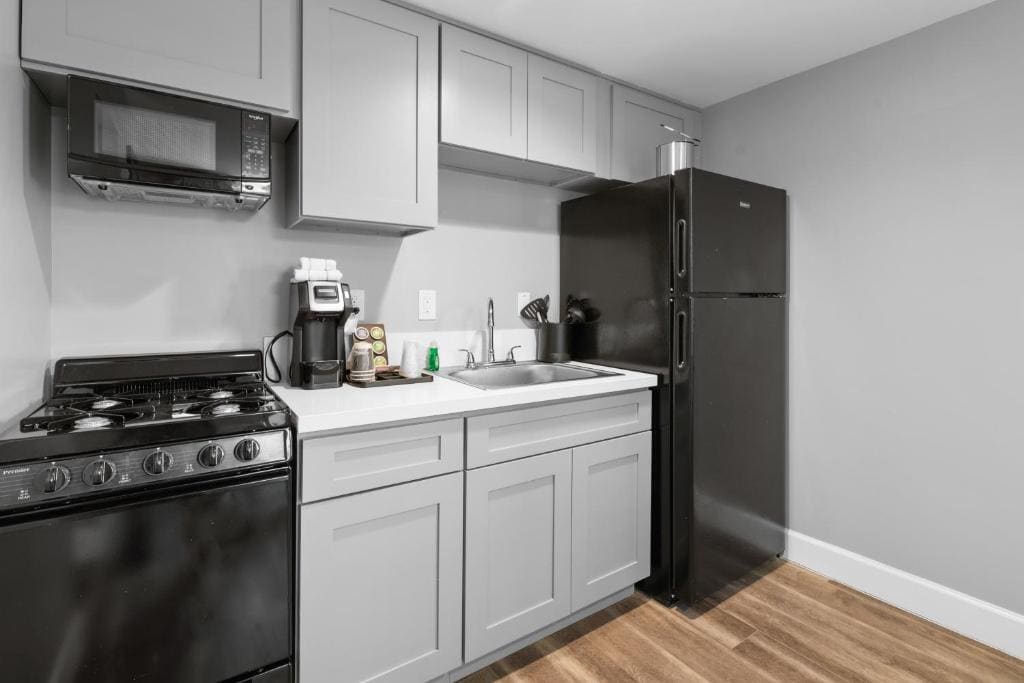 Deluxe Queen Studio room - Image 2