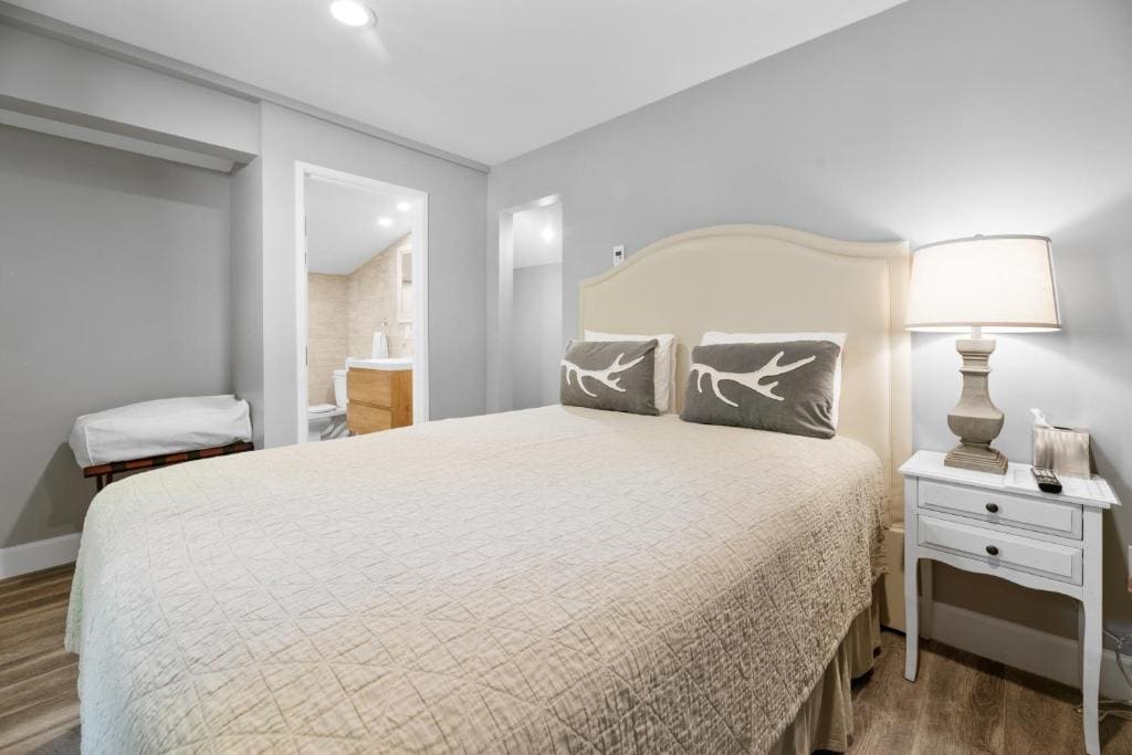 Superior Chalet room - Image 2