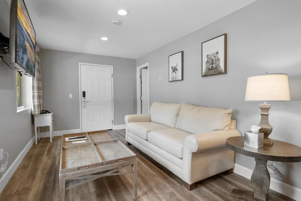 Superior Chalet room - Image 3