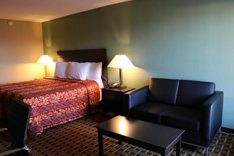 Double Room with Two Double Beds room - Image 3