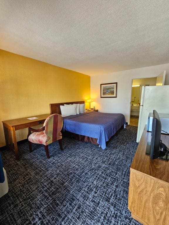 Standard Room with Two Double Beds - Non-Smoking room - Image 2