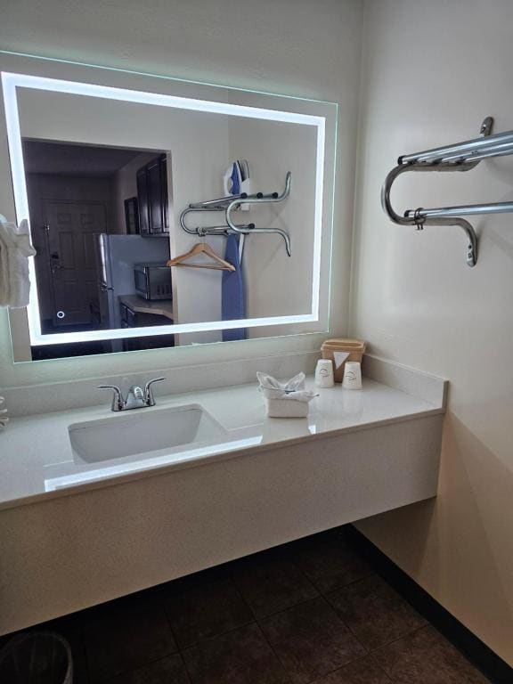 Standard Room with Two Double Beds -Smoking room - Image 3