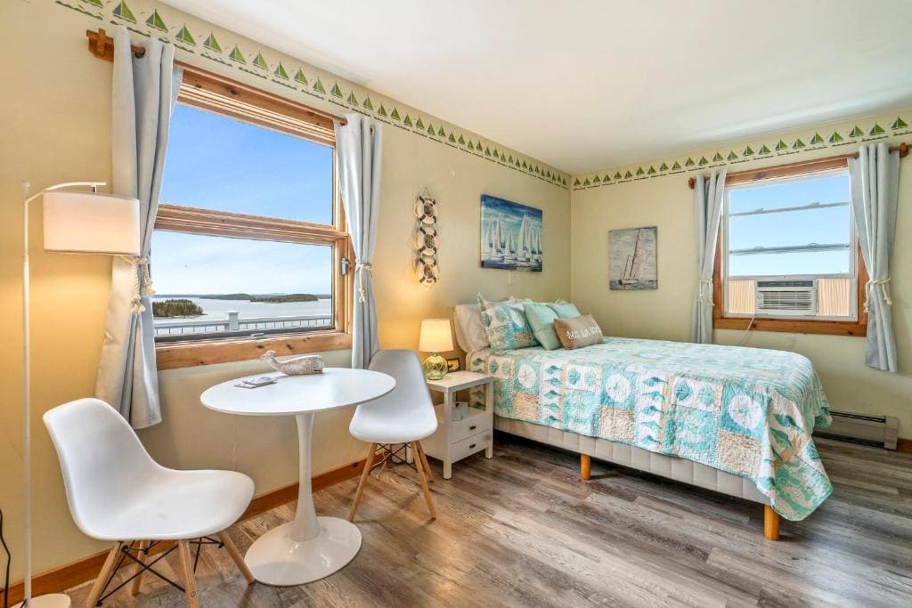 Deluxe Double Room with Sea View room - Image 3