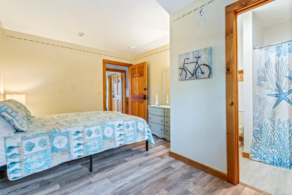 Queen Room with Garden View room - Image 3