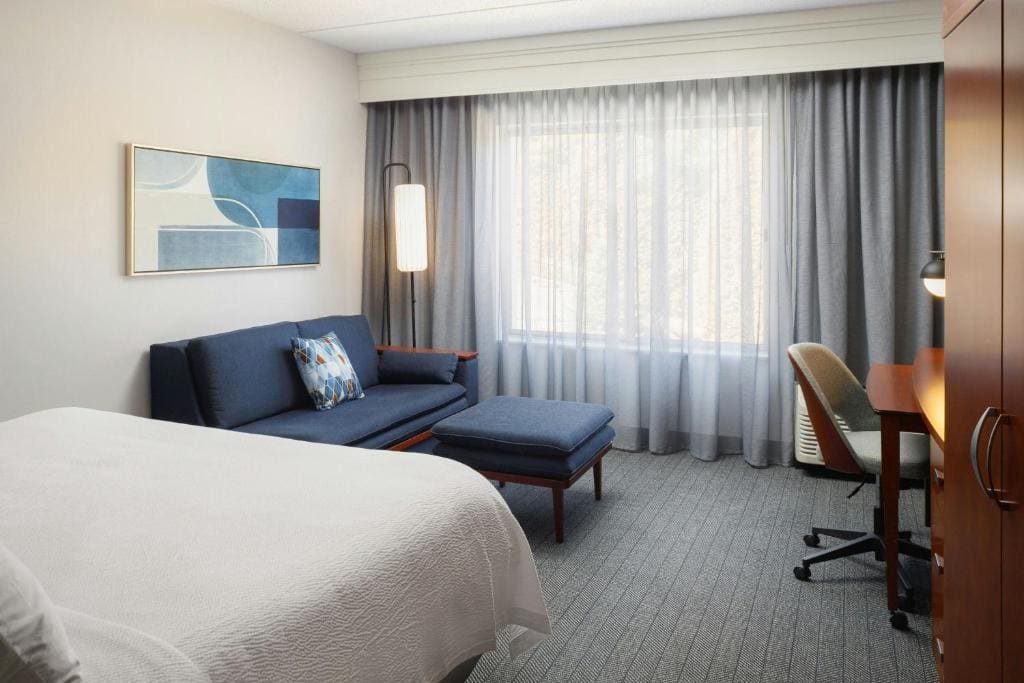 King Room with Sofa Bed room - Image 1