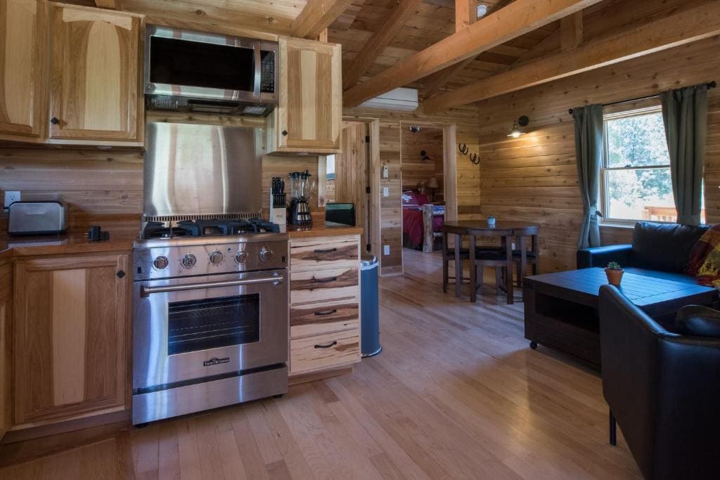 Cottage room - Image 2