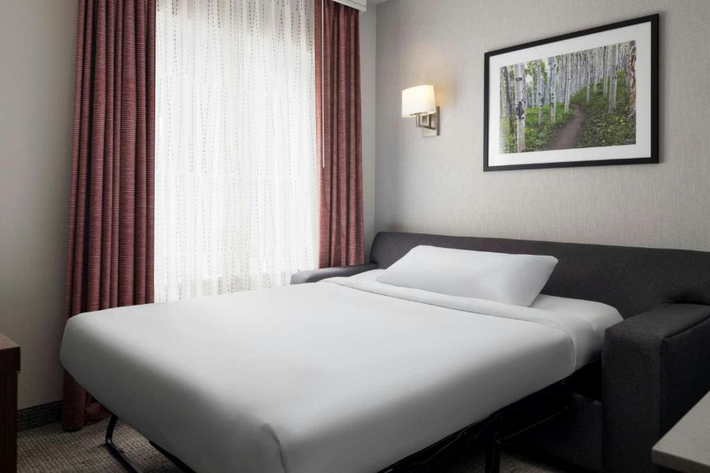 King Studio with Sofa Bed room - Image 2
