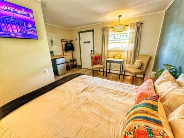 Deluxe Queen Room room - Image 1