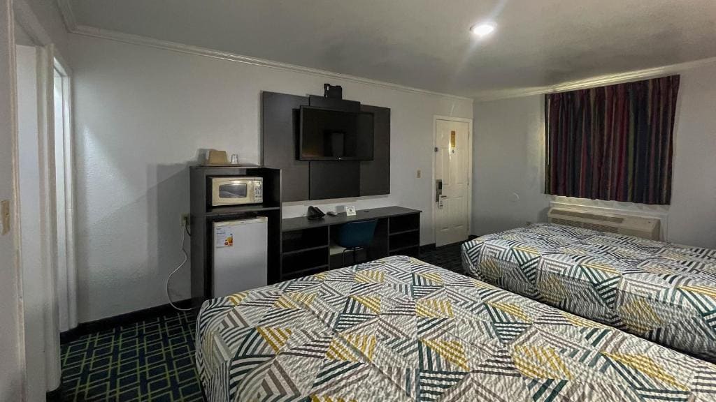 Quadruple Room room - Image 2