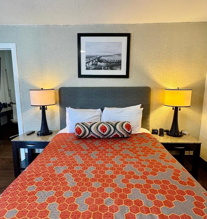 Deluxe King Room room - Image 2