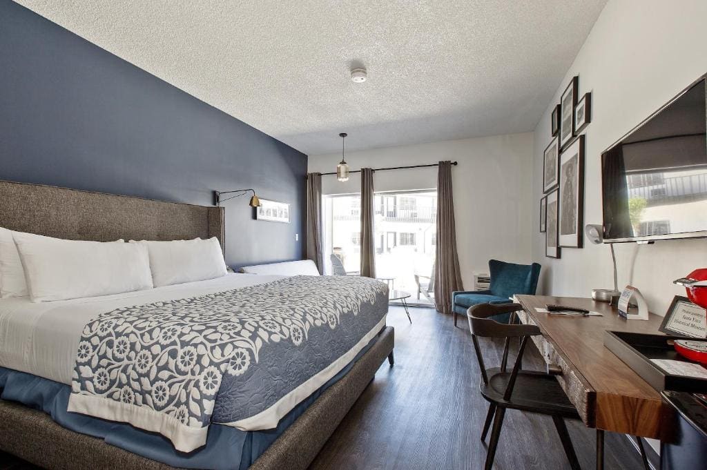 King Room with Balcony/Patio room - Image 3