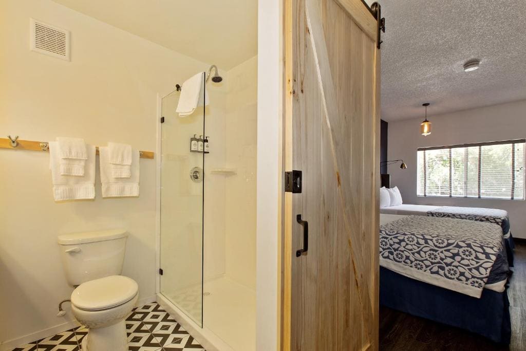 Two Queen Standard room - Image 3