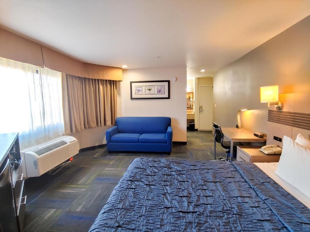 Deluxe King Room room - Image 1