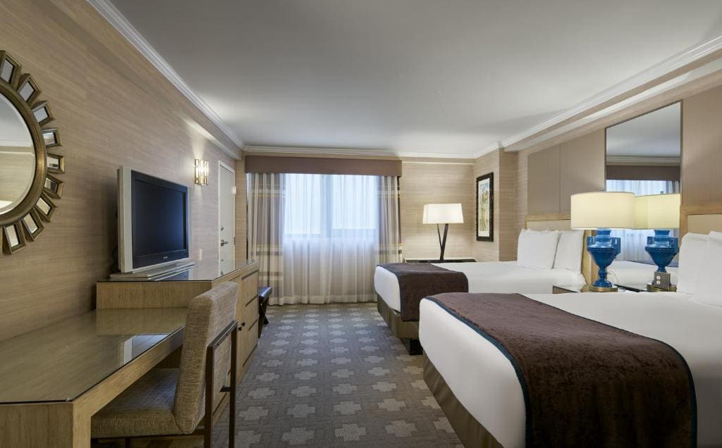 Forum Tower Deluxe Two Double Bed Room Smoking room - Image 1