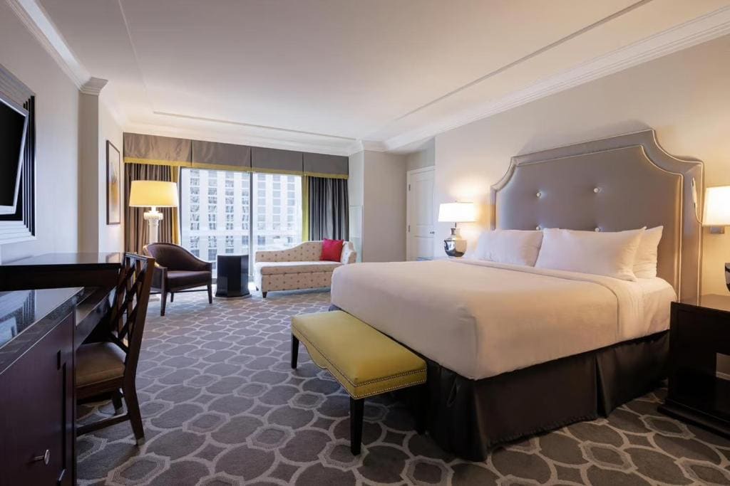 Octavius Premium Suite 1 King Bed + 2 Queen Bedroom room - Image 1