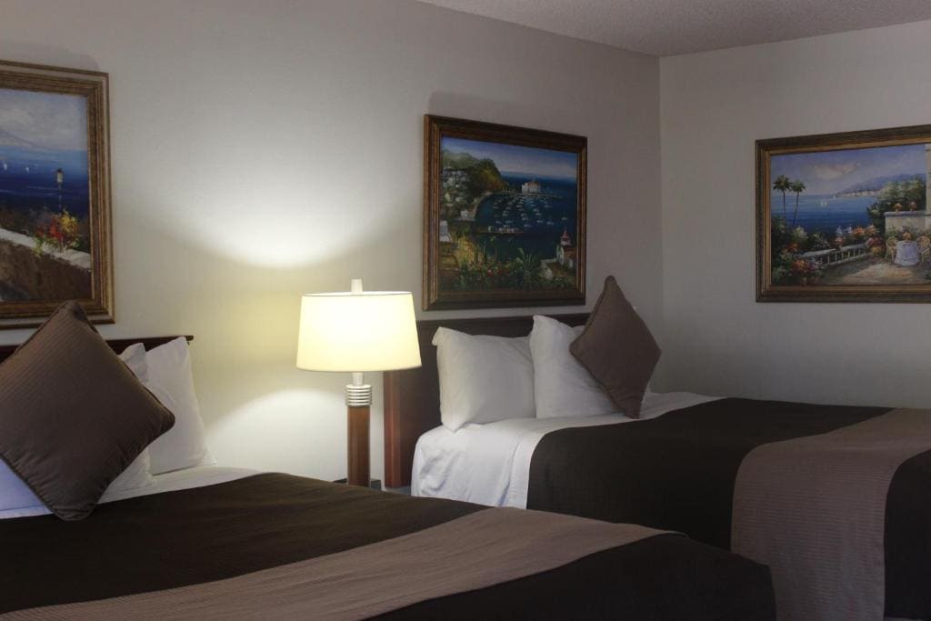 Queen Room with Two Queen Beds room - Image 3
