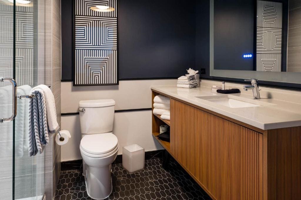 King Room - Non Smoking room - Image 1