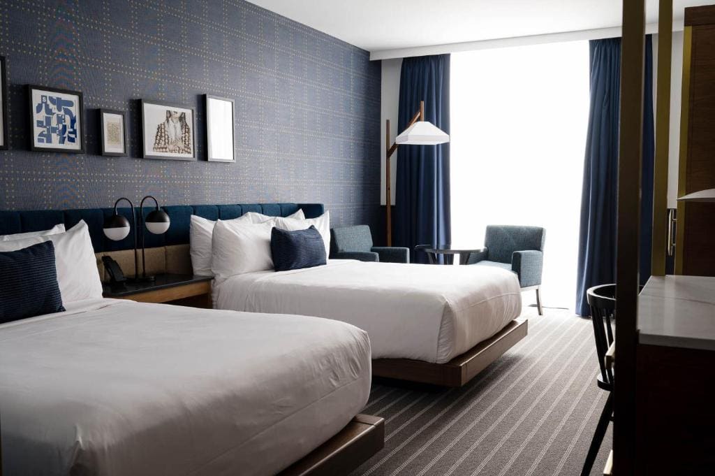 Quadruple Room with Two Queen Beds - Disability Access/Non Smoking room - Image 1