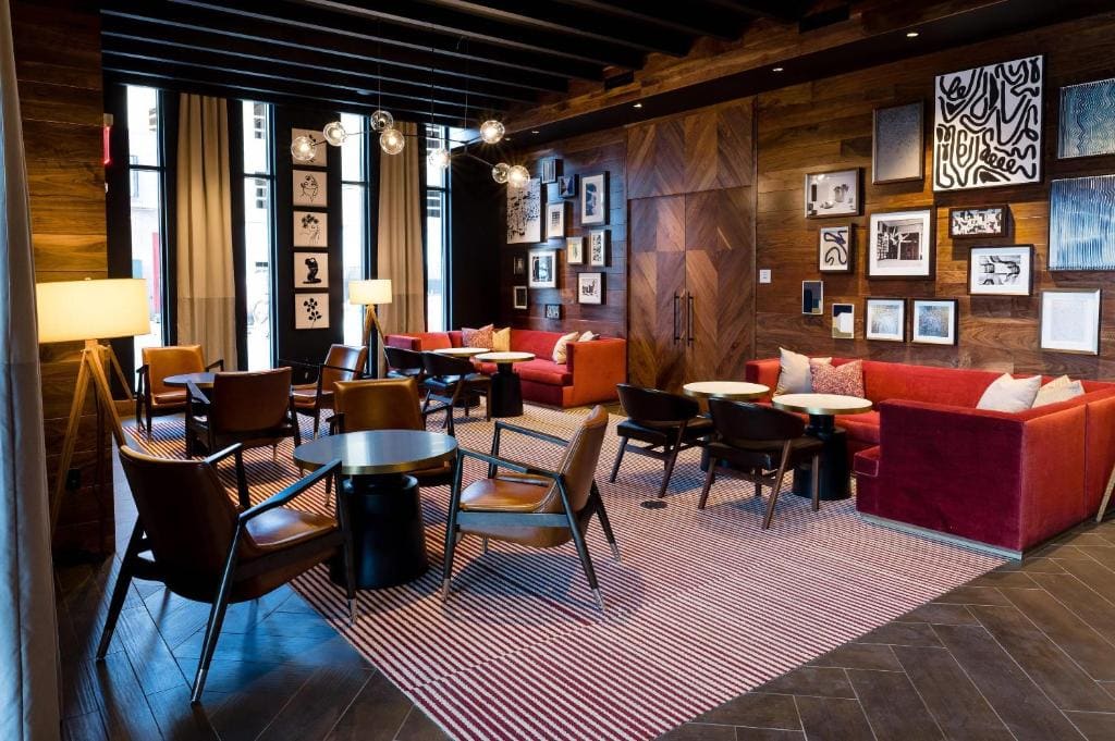 King Suite with Sofa - Non Smoking room - Image 1
