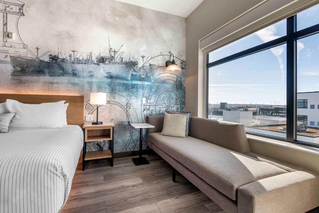King Room Roll In Shower - Accessible/Non Smoking room - Image 2