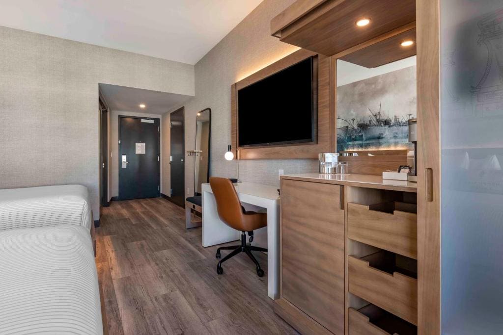 Queen Room with Two Queen Beds - Accessible/Non Smoking room - Image 1