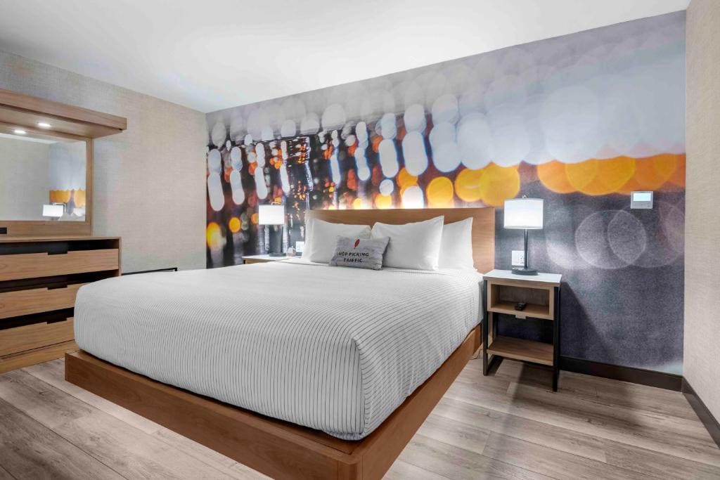 King Suite - Non Smoking room - Image 1