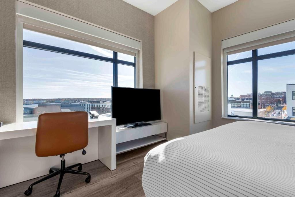 King Room - Accessible/Non Smoking room - Image 3