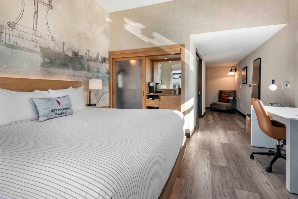 King Room - Accessible/Non Smoking room - Image 1