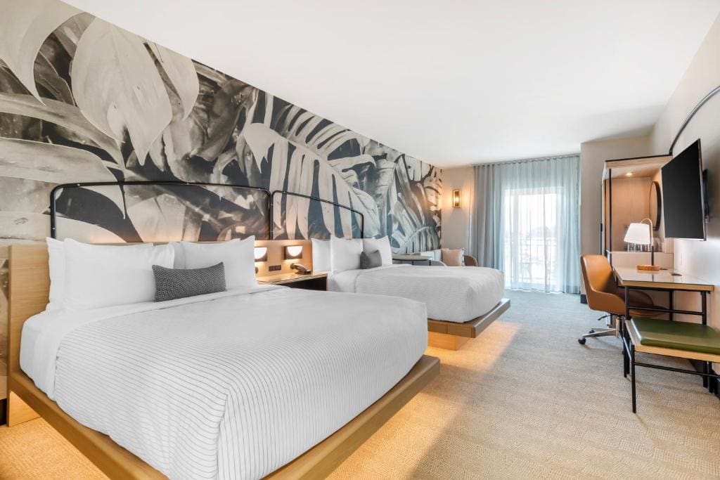 Deluxe Two Queen Beds - Non Smoking - With Balcony room - Image 1