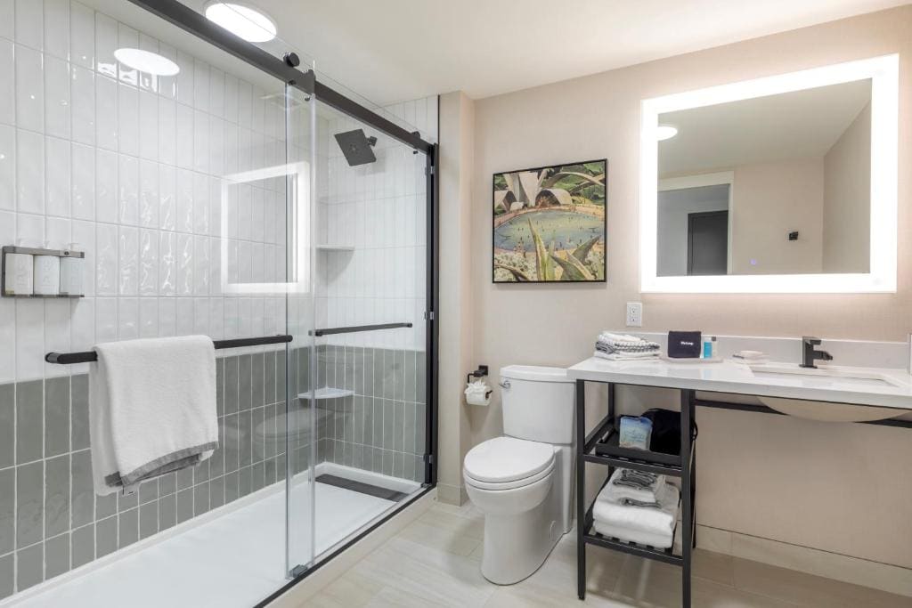 Premier King Suite - Non Smoking room - Image 2