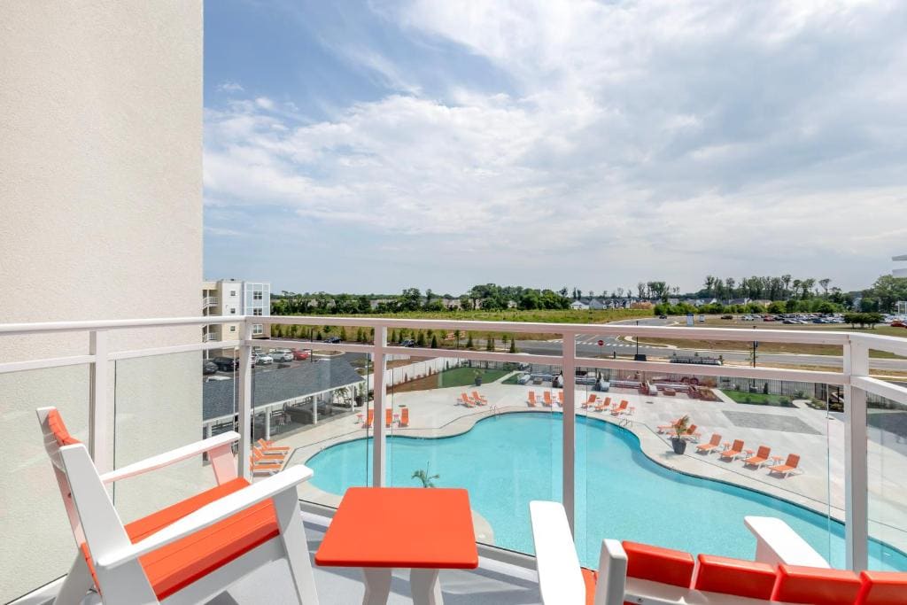 Superior Two Queen Beds and Pool View - Non Smoking - With Balcony - Disability Access room - Image 1
