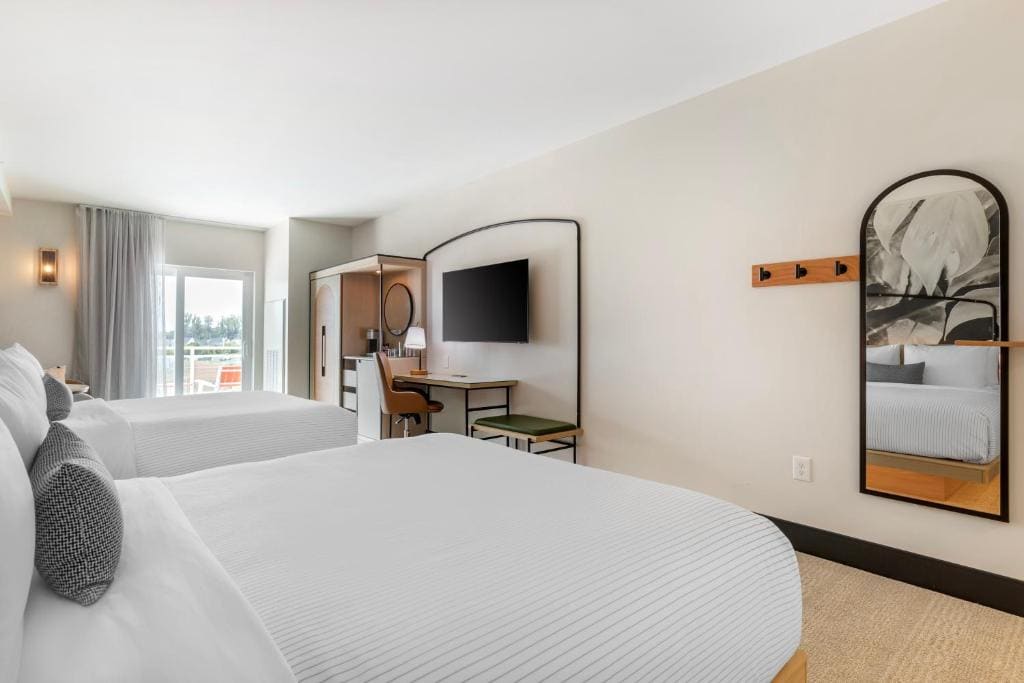 Superior Two Queen Beds and Pool View - Non Smoking - With Balcony room - Image 2