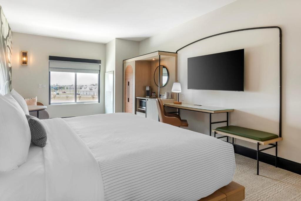 Deluxe King Room - Non-Smoking room - Image 3