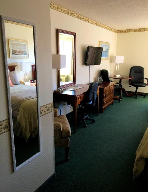 Queen Room with Two Queen Beds - Third Floor room - Image 3