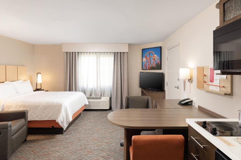 Studio Queen Suite room - Image 1