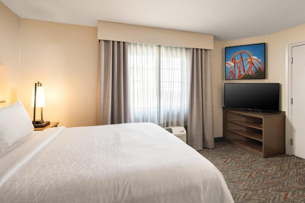 Studio Queen Suite room - Image 3