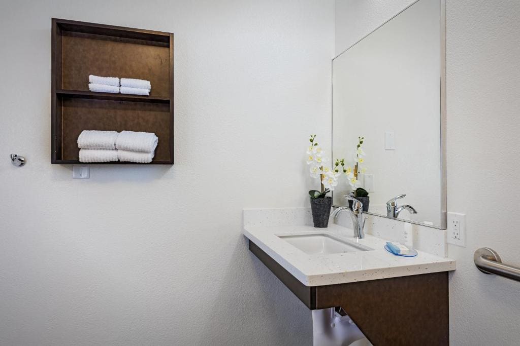 Queen Studio - Disability Access room - Image 1