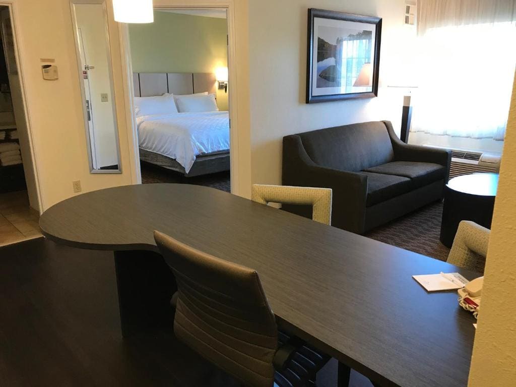 One-Bedroom Suite room - Image 1